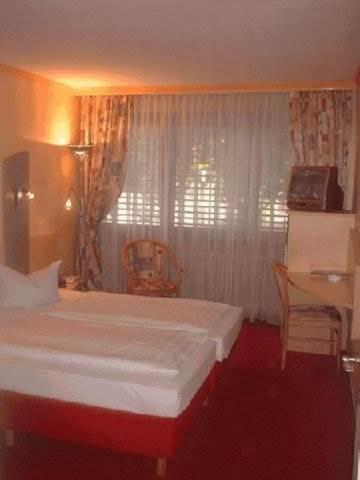 Luxor Hotel Франкфурт-на-Майні Екстер'єр фото